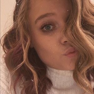 Meet your Posher, Courtnee